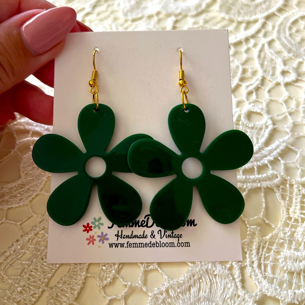 Green Groovy Flower Child Earnings